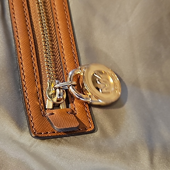 MICHAEL Michael Kors Kempton Nylon shoulder bag - Picture 10 of 14